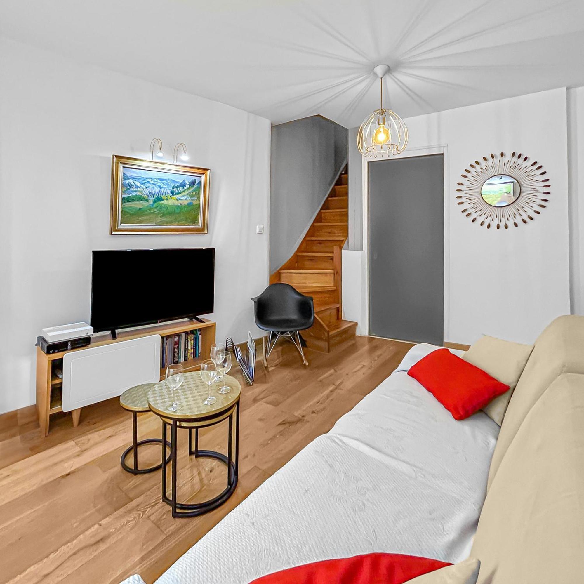 Appartement un petit nid au bord de la sorgue à LʼIsle-sur-la-Sorgue Extérieur photo